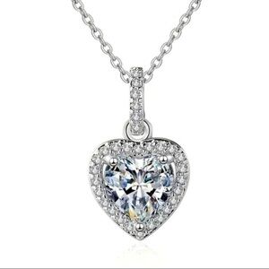 Women’s Luxurious 925 Sterling Silver Heart-Shaped Zircon Pendant Necklace - NWT